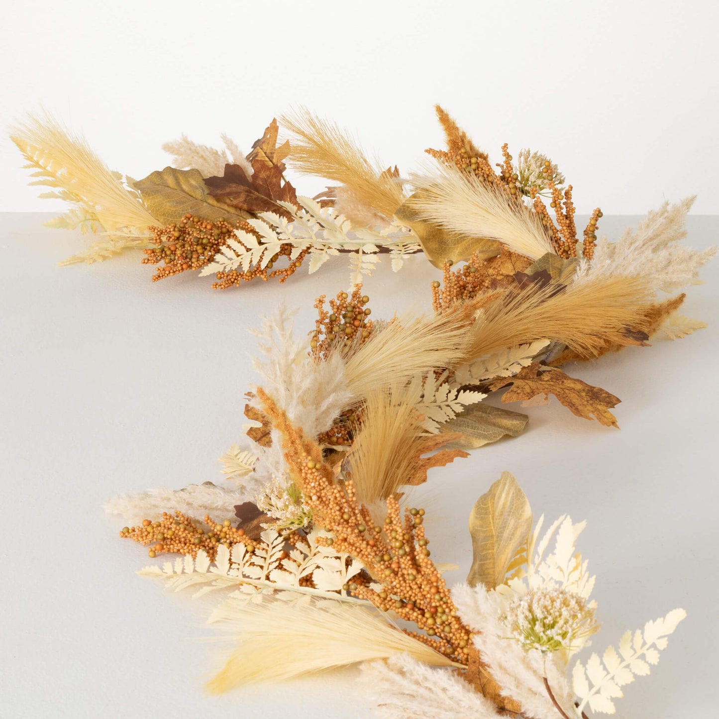 Mixed Foliage/Pampas Garland