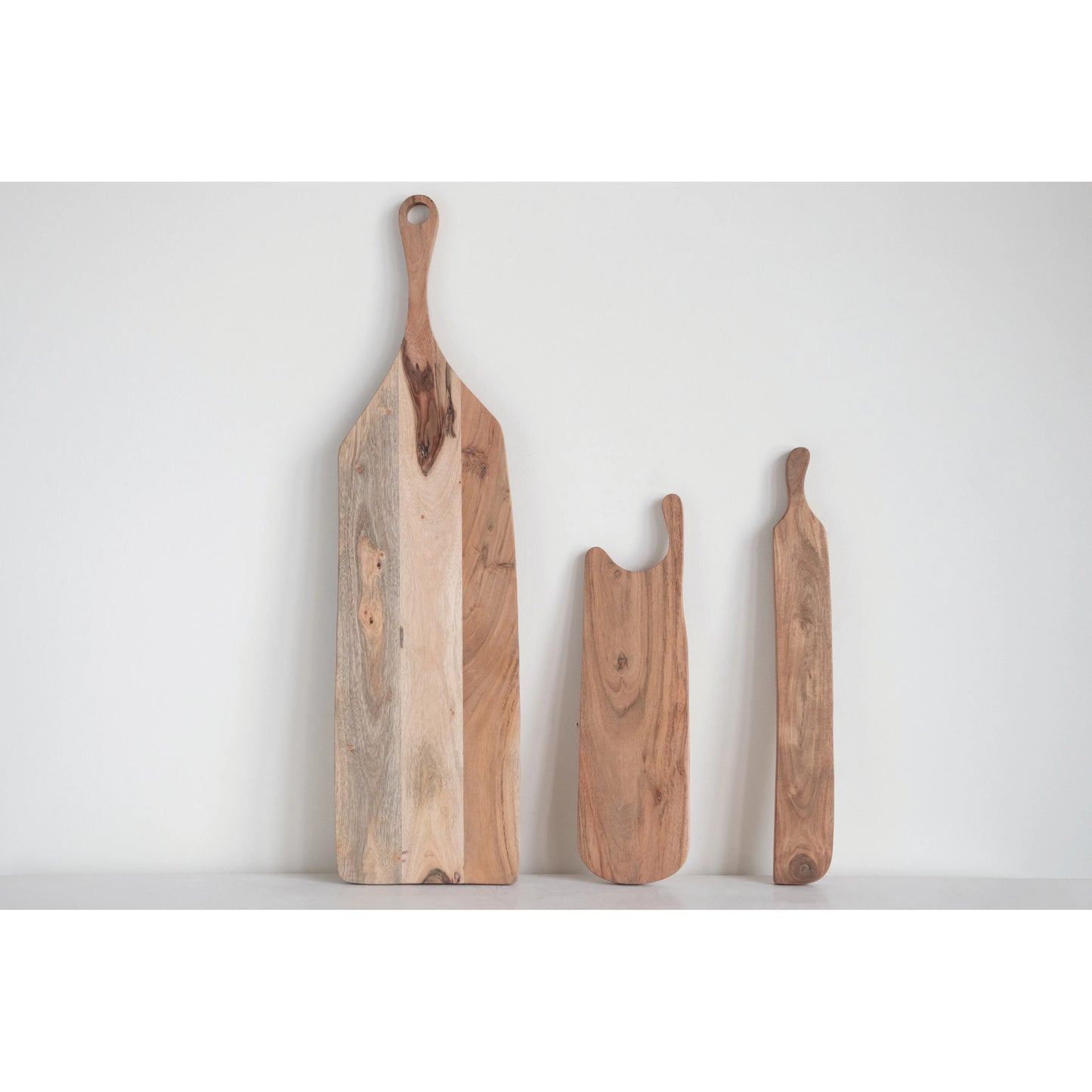 Acacia Wood Cutting Board w/ Handle | 17.75"L